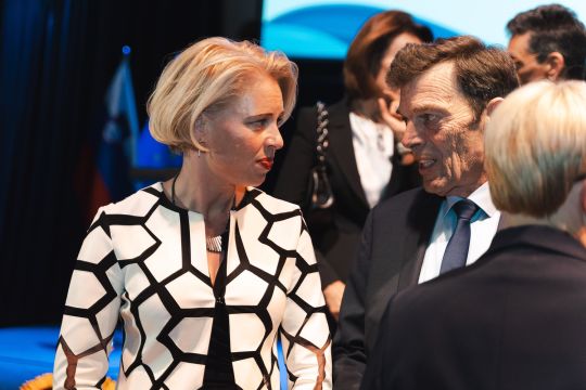 Predsednica Državnega zbora RS mag. Urška Klakočar Zupančič in nekdanji direktor Zavoda RS za šolstvo dr. Vinko Logaj