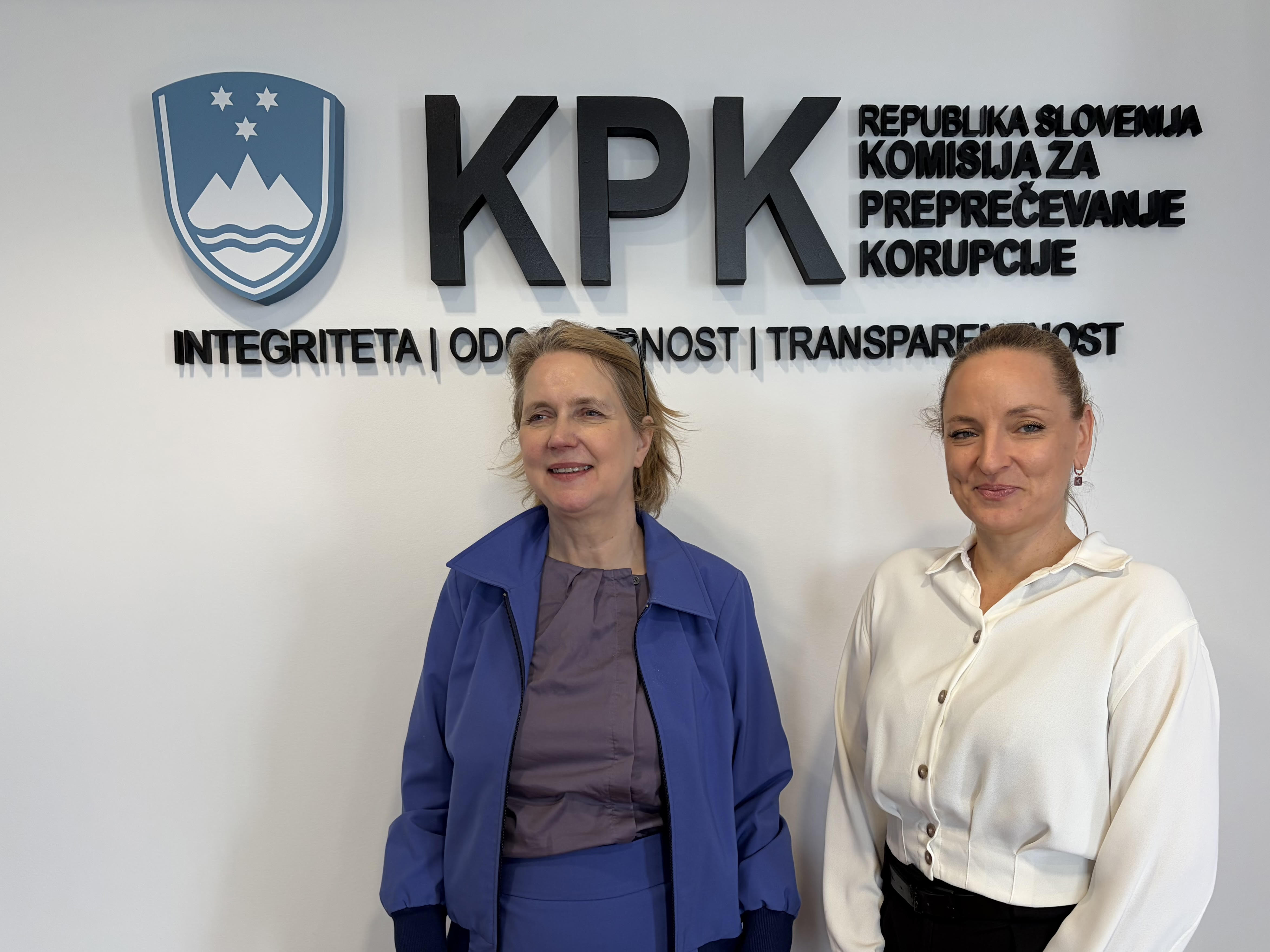 Veleposlanica Zvezne republike Nemčije, nj. eksc. Sylvia Groneick in predsednica Komisije Katarina Bervar Sternad