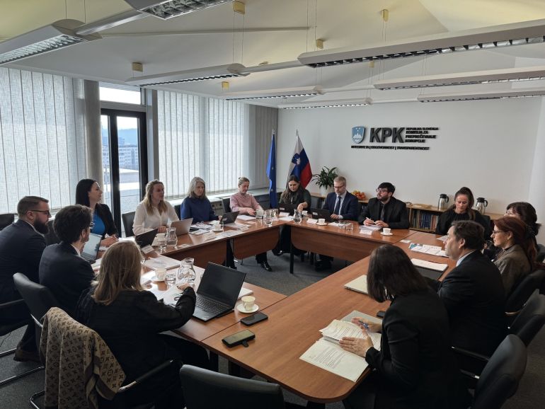 Obisk visoke delegacije OECD na Komisiji