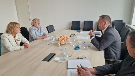 Sestanek meed predstavniki TZS in Komisije (z leve): mag. Mariča Lah, Mija Lapornik, dr. Robert Šumi in Rado Jože Kerč
