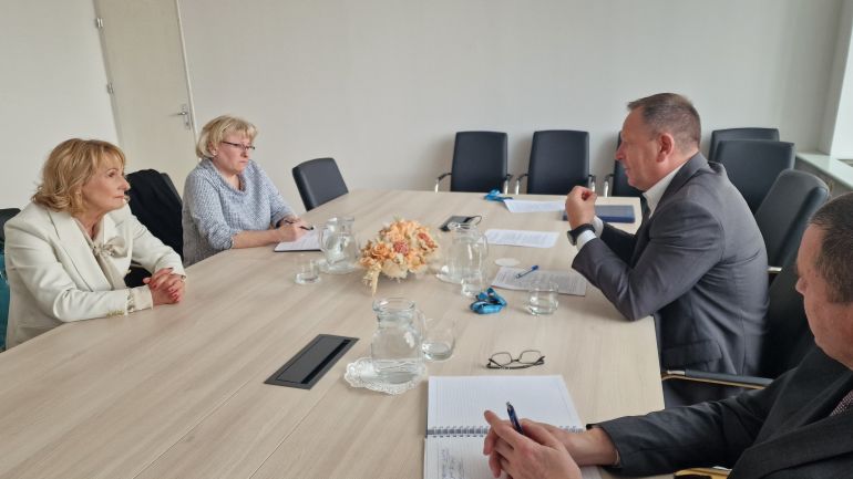 Sestanek meed predstavniki TZS in Komisije (z leve): mag. Mariča Lah, Mija Lapornik, dr. Robert Šumi in Rado Jože Kerč
