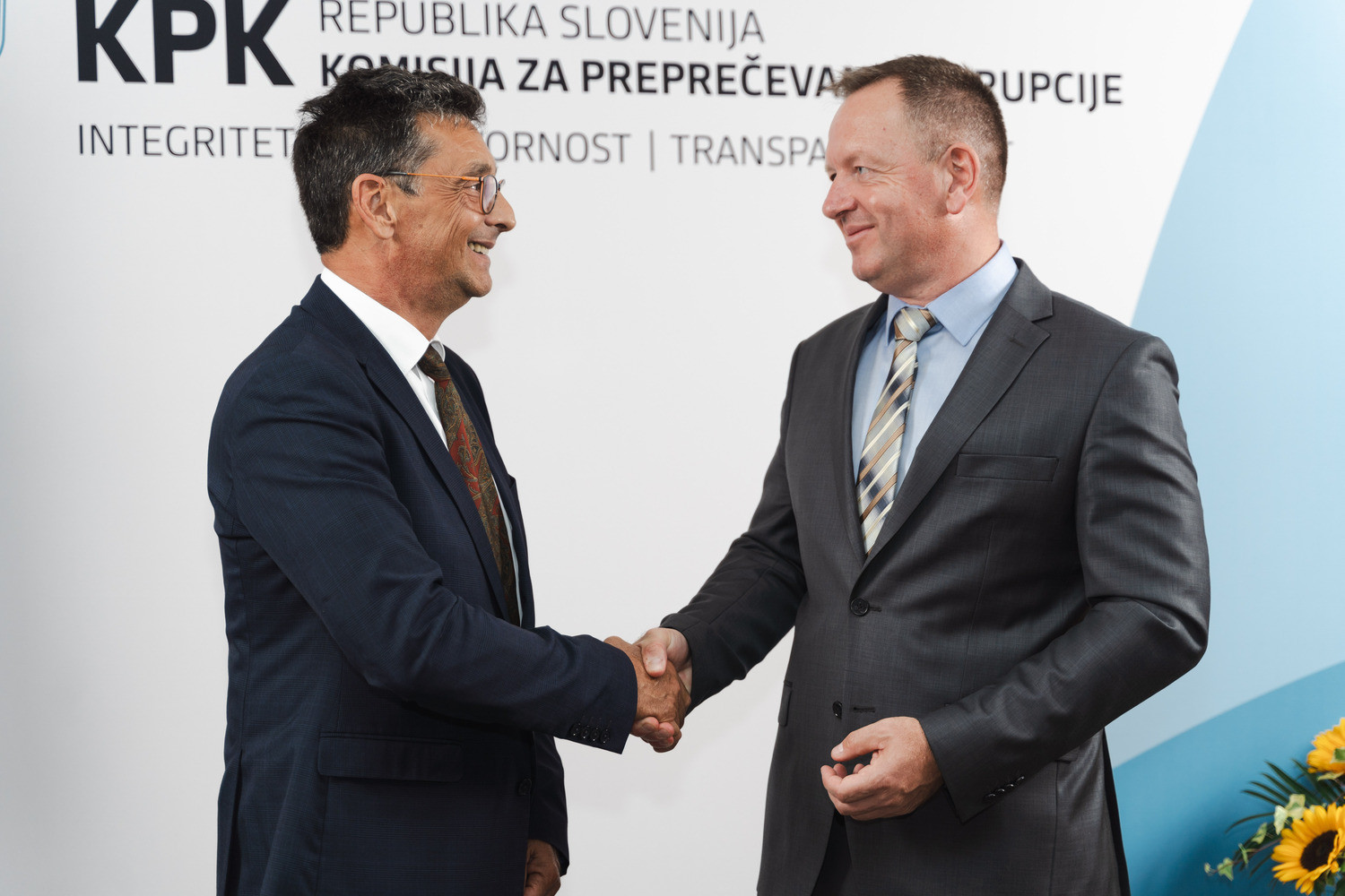 Varuh človekovih pravic Peter Svetina in predsednik Komisije dr. Robert Šumi