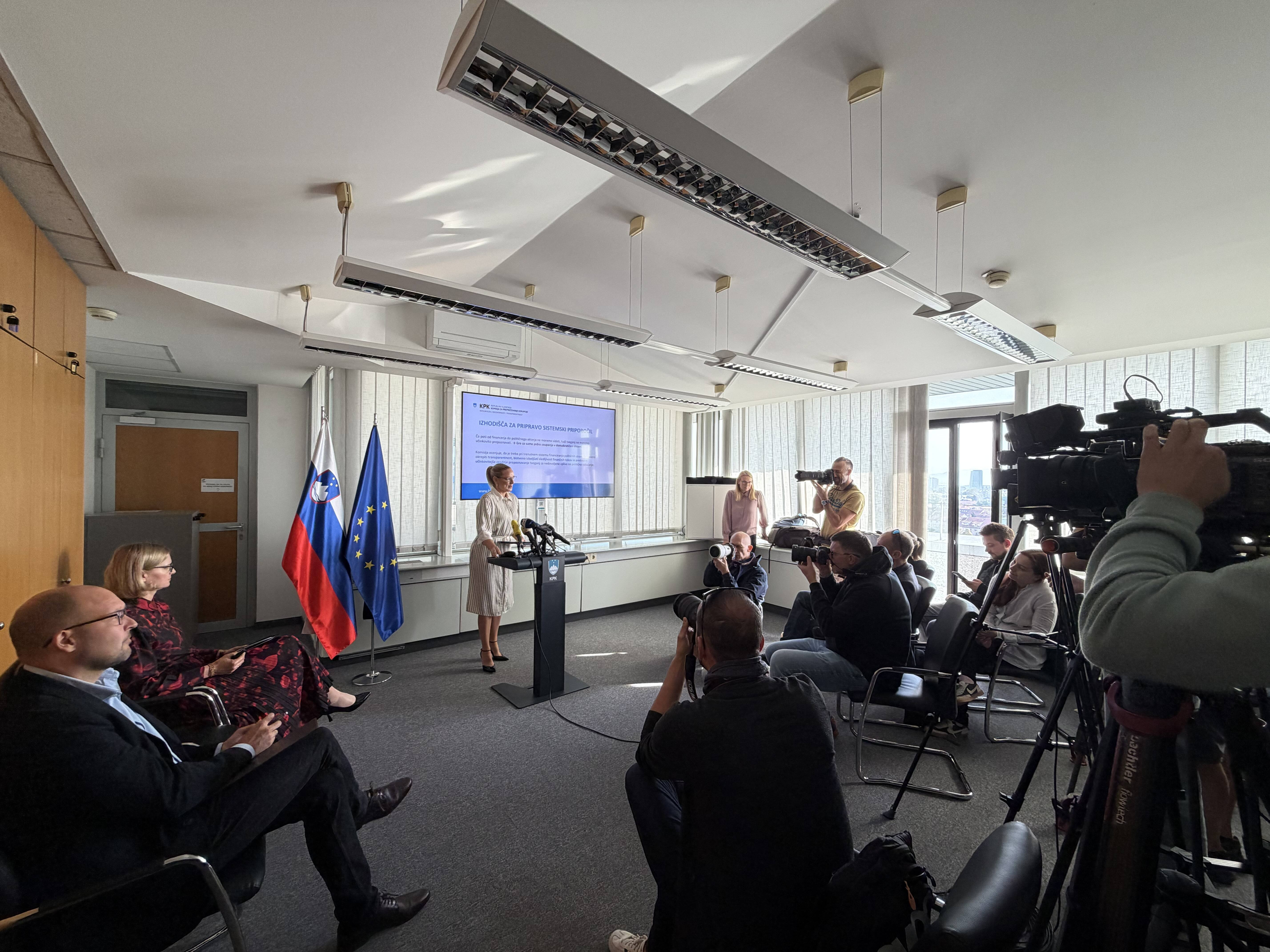 Predsednica Komisije za preprečevanje korupcije Katarina Bervar Sternad je poudarila, da pomen transparentnosti. To je bilo tudi vodilo pri pripravi sistemskih priporočil.
