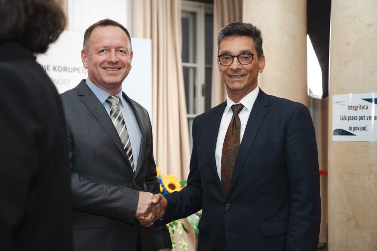 Predsednik Komisije dr. Robert Šumi in varuh Človekovih pravic Peter Svetina