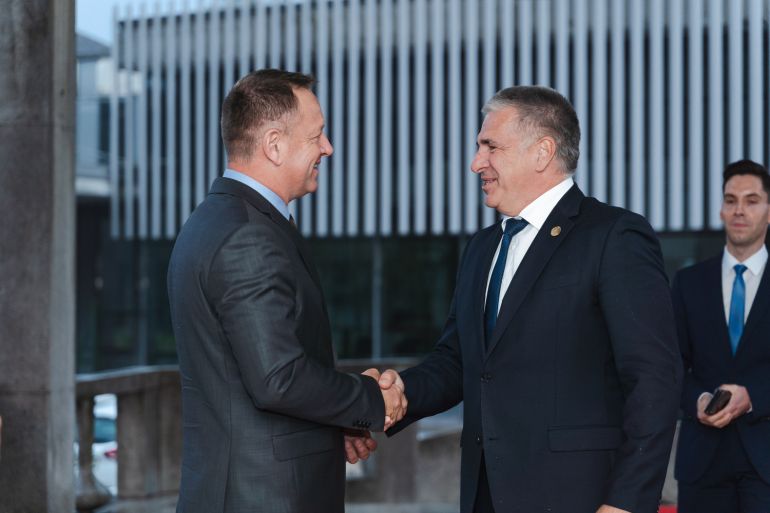 Predsednik Komisije dr. Robert Šumi in predsednik Državnega sveta RS Marko Lotrič