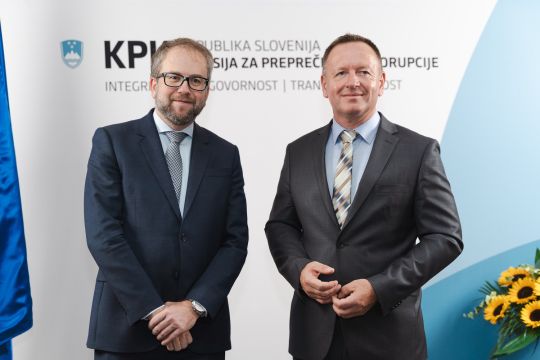 Predsednik Ustavnega sodišča RS Matej Accetto in Predsednik komisije dr. Robert Šumi
