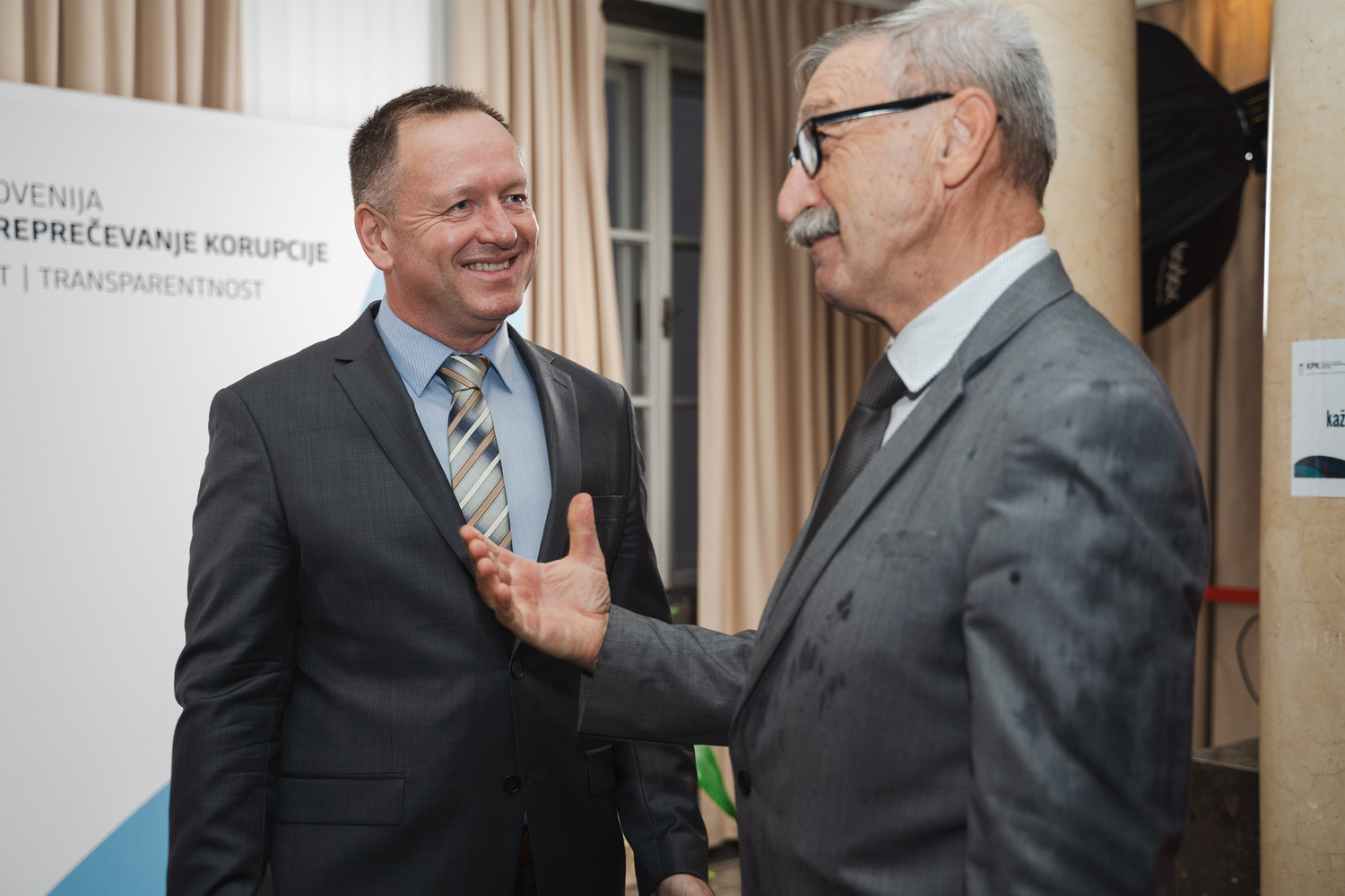 Predsednik Komisije dr.  Robert Šumi in poveljnik Civilne zaščite RS Srečko Šestan
