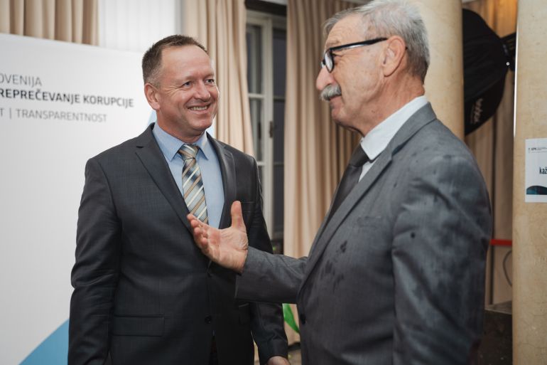 Predsednik Komisije dr.  Robert Šumi in poveljnik Civilne zaščite RS Srečko Šestan