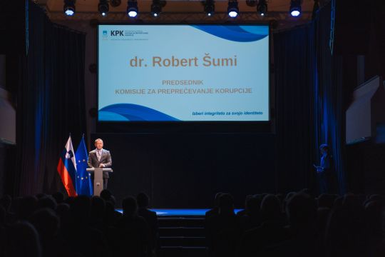 Robert Umi
