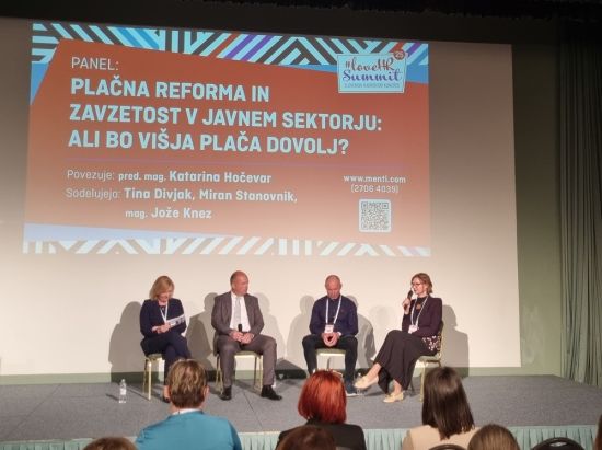 Tina Divjak s sogovorniki