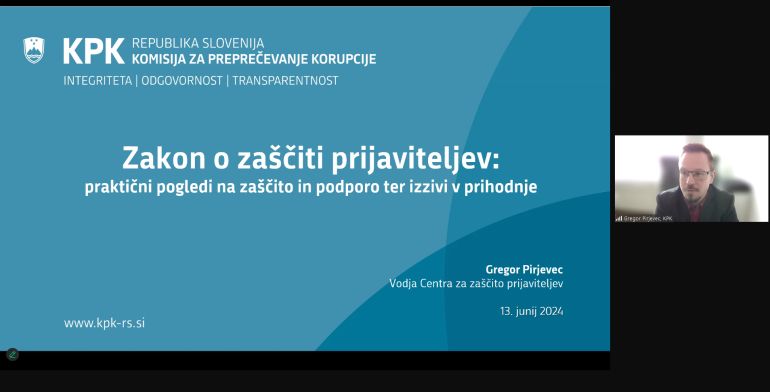 Gregor Pirjevec med predstavitvijo na spletni okrogli mizi