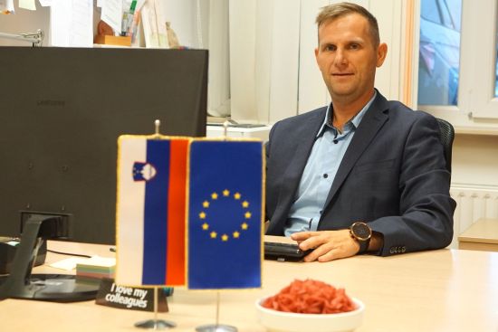 dr. Simon Slokan