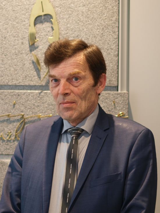 dr. Vinko Logaj
