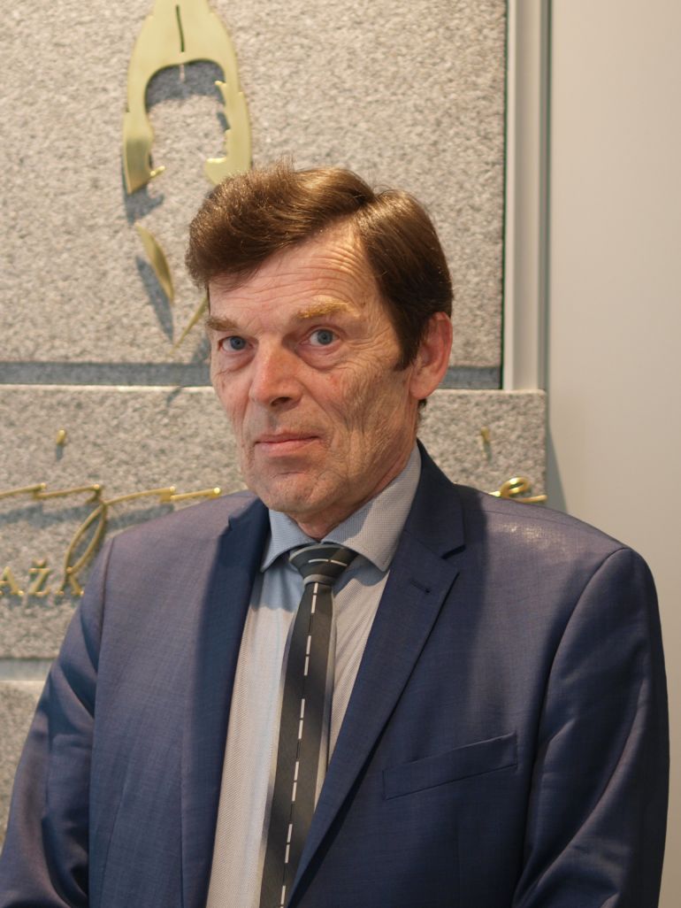 dr. Vinko Logaj