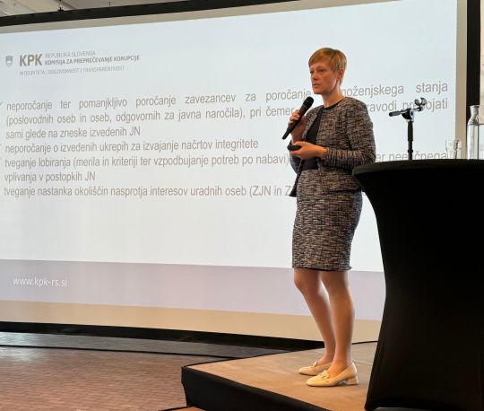 Vodja Službe za nadzor na Komisiji Katja Mihelič Sušnik