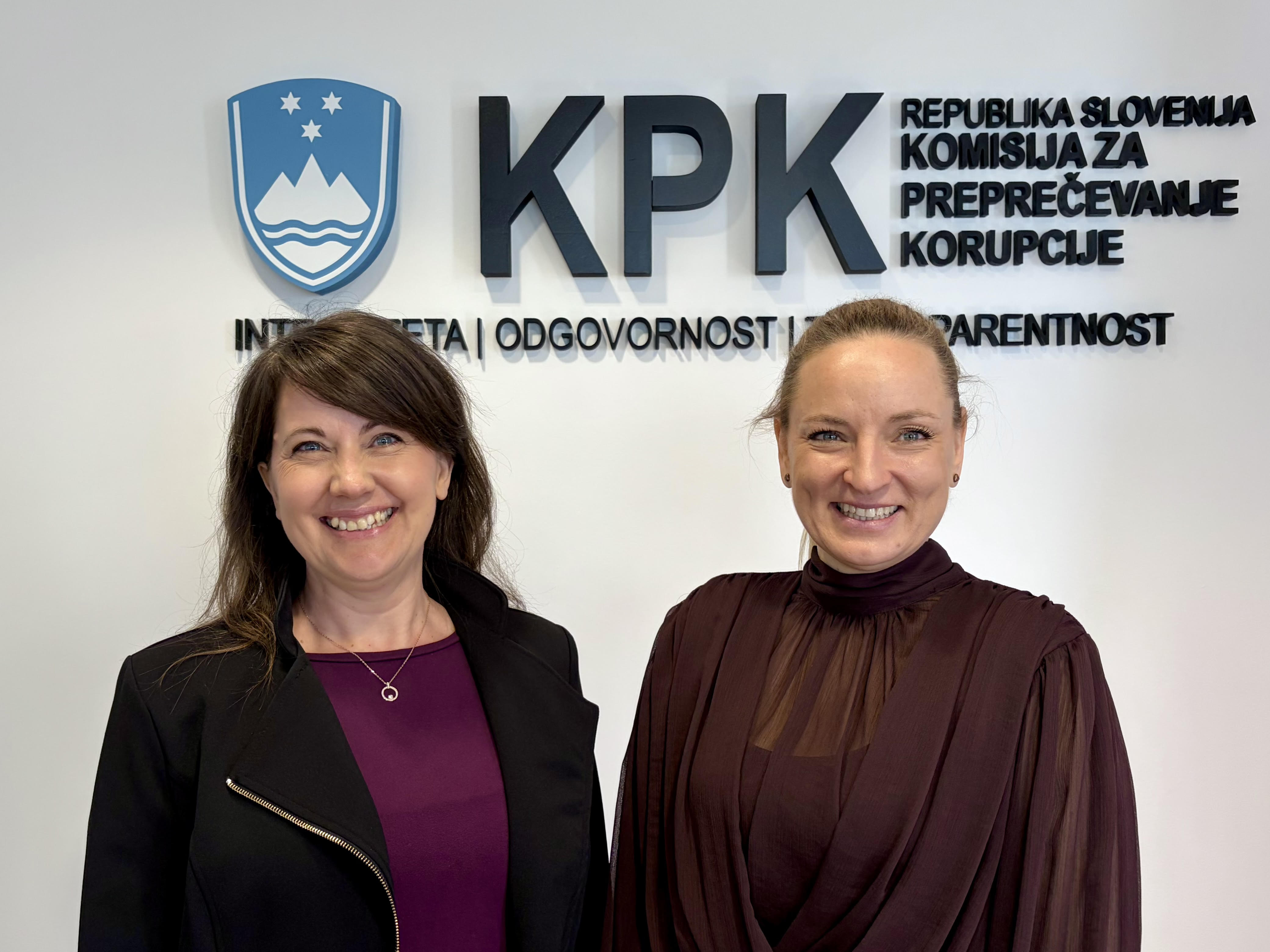 dr. Jelena Virant Burnik in Katarina Bervar Sternad na spoznavnem srečanju.